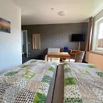 Gasthof Zum Schlossgarten 3*