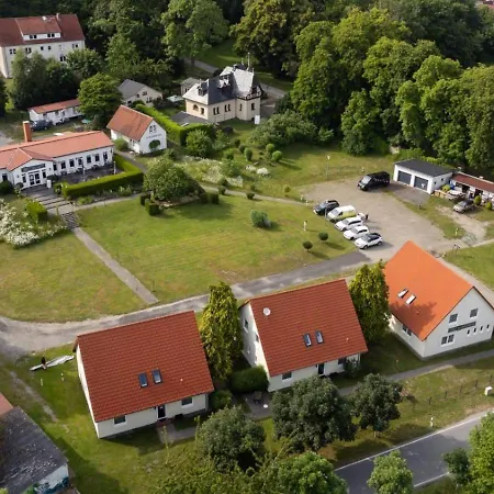 Zum Schlossgarten 3* Ralswiek