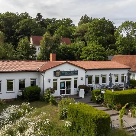 Zum Schlossgarten Casa de hóspedes 3*