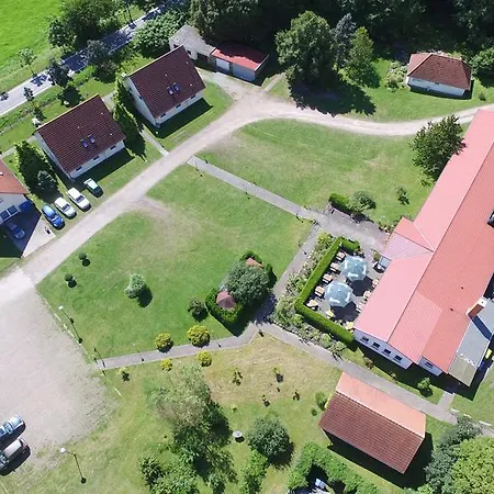 Zum Schlossgarten 3*