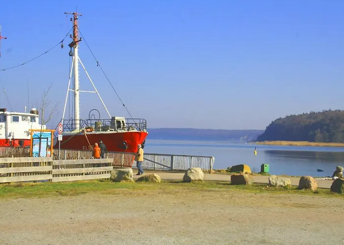 Zum Schlossgarten 3*