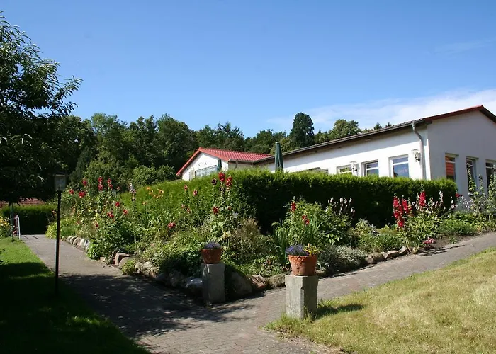 Zum Schlossgarten بيت ضيافة رالسفيك
